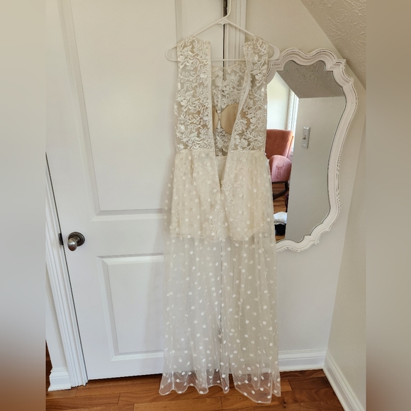 Lulu’s Romper dress with a lace overlay - Picture 4 of 5